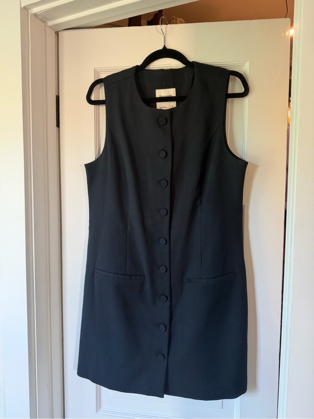 Abercrombie & Fitch Black Sleeveless Button-Front Dress